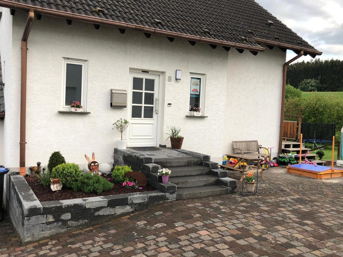 Ferienwohnung Goebel Kelberg Bagian luar foto